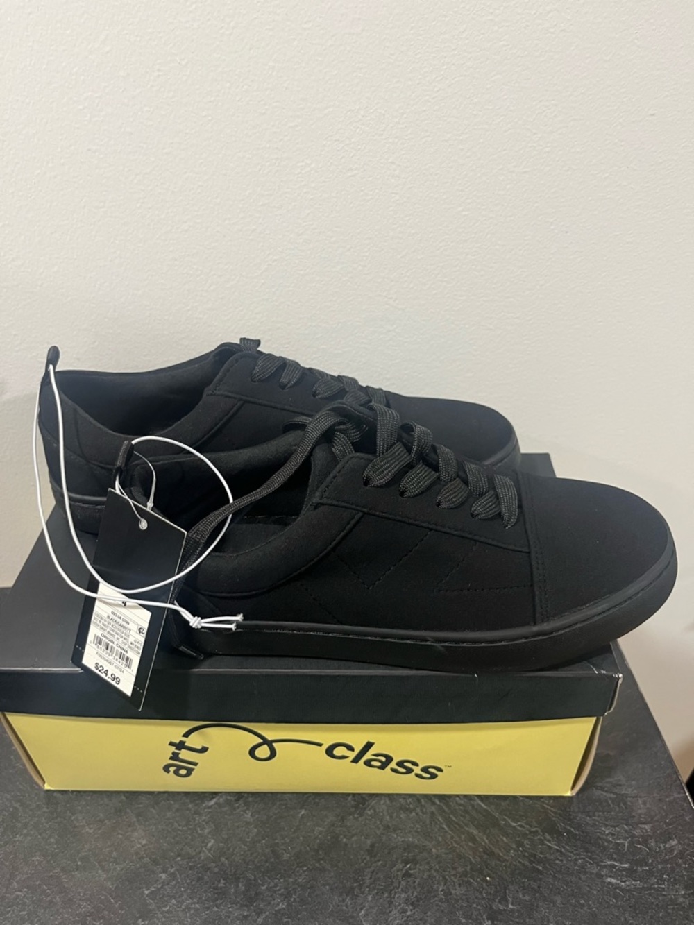 art class Black Kids' Low-Top Canvas Sneakers
